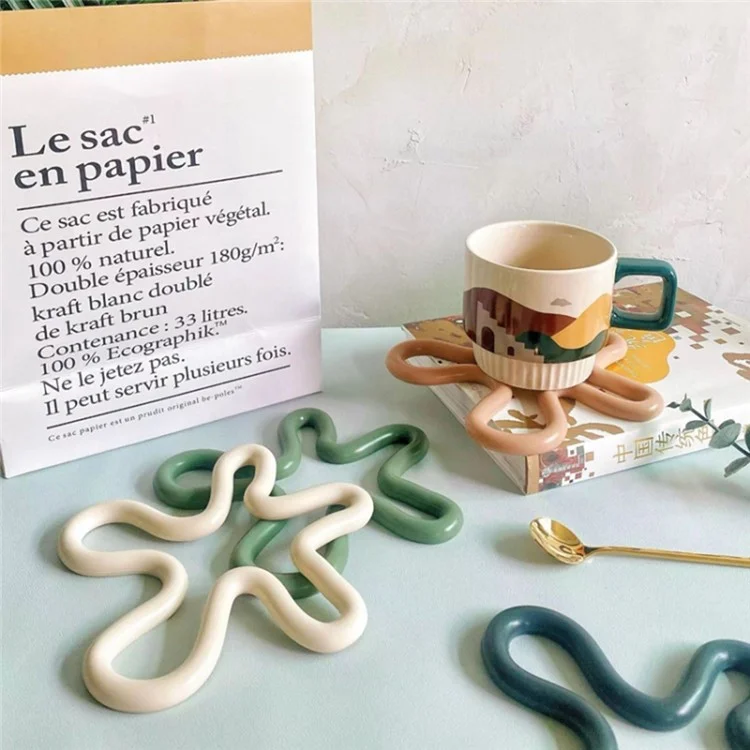 Forme Florale Irrégulière Mat de Lieux de la Chaleur en Silicone Sans Glissement Pour la Maison Extérieure - Blanc