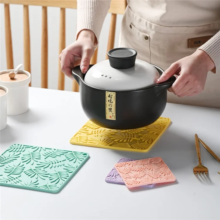 17*17cm Leaf Design Silicone Bowl Dish Heat Insulation Pad Dining Table Placemat - Lemon Yellow