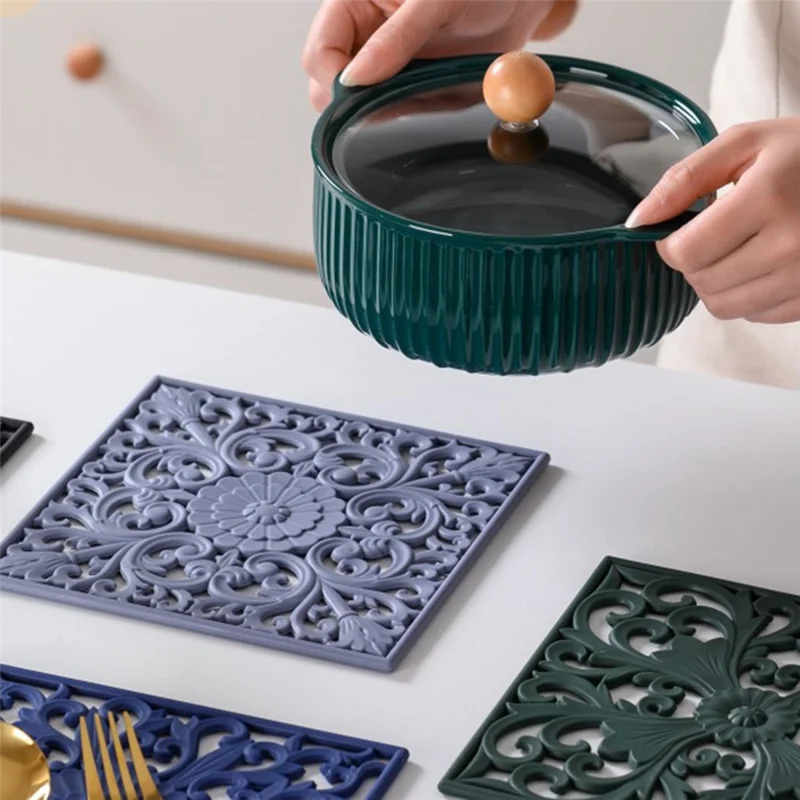 3Pcs / Set 18x18cm Scald Preventing Pot Holder Silicone Pad Hollow Flower Heat Insulation Square Mat - Blue