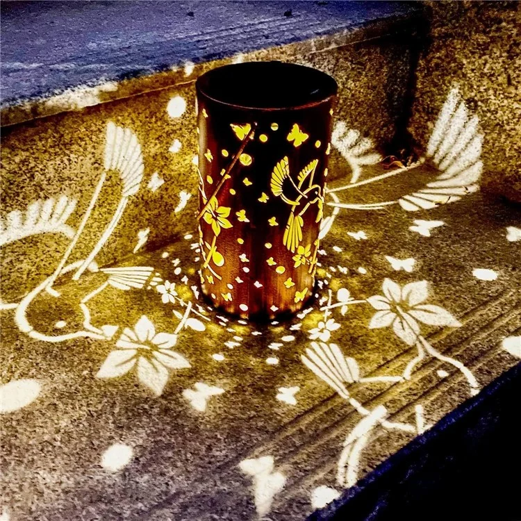 Farol colgante solar decorativo para jardín de metal calado en forma de colibrí, tamaño L