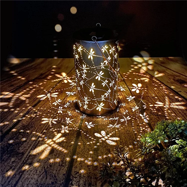 Lámpara colgante solar decorativa de metal calado en forma de libélula para exterior, tamaño L