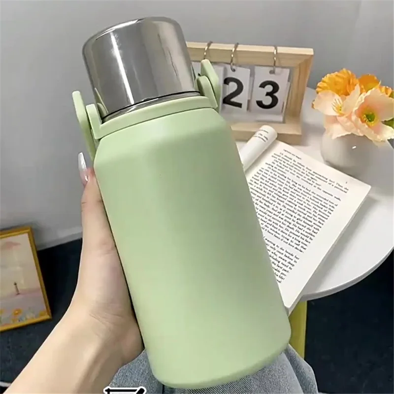 800ml Water Cup Stainless Steel Insulated Kettle with Strainer and Long Strap for Outdoor Sports (BPA Free, No FDA Certificate) - Light Green