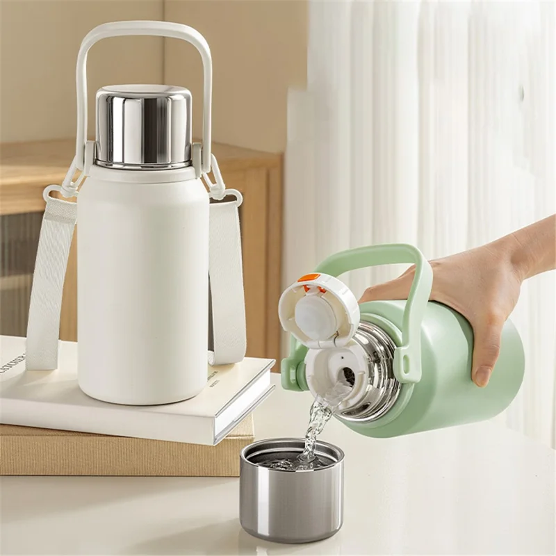 800ml Water Cup Stainless Steel Insulated Kettle with Strainer and Long Strap for Outdoor Sports (BPA Free, No FDA Certificate) - Light Green