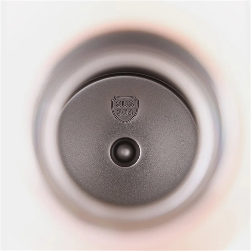 Bottiglia d'acqua isolata sottovuoto da 550 ml, tazza in acciaio inossidabile 304 con cordino (senza BPA, con FDA) - Blu marina