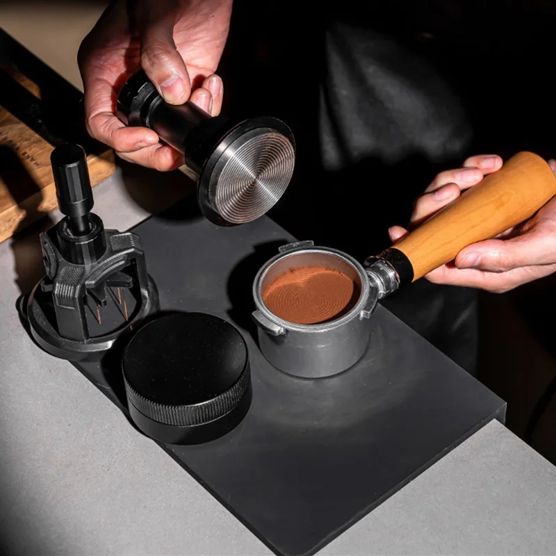Pour Delonghi EC680 / EC685 Machine à Café Porte-filtre sans Fond en Alliage d'Aluminium de 51 mm avec Poignée en Bois de Hêtre (Sans BPA, Pas d'Homologation FDA)