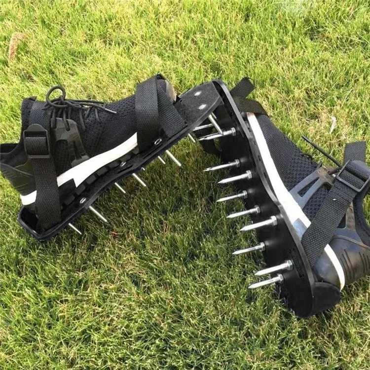1 Paio di Scarpe a Aeratore Per Aeratore di Pratori Cinghie Regolabili da Giardino Per Allentarsi il Terreno - Nero