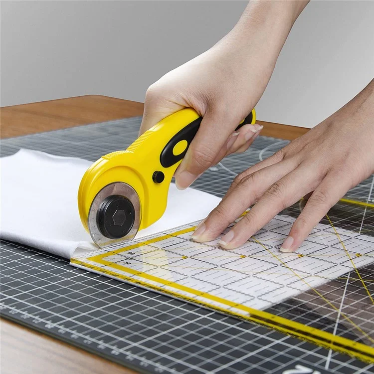 45mm Rotary Cutter for Fabric / Paper Ergonomic Handle SKS-7 Alloy Sewing Cutter Tool - Yellow