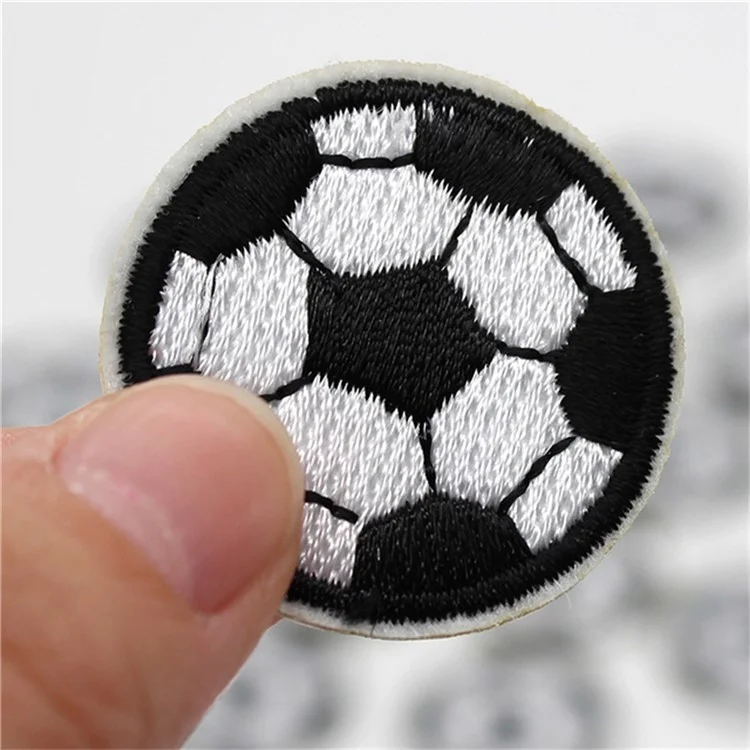 Remendo bordado de futebol de desenho animado de 6,3 cm para aplicação em roupas, bolsas, apliques DIY, adesivo de emblema
