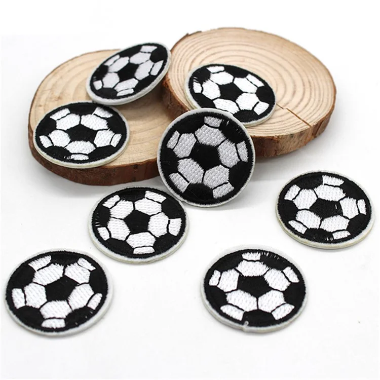 Remendo bordado de futebol de desenho animado de 6,3 cm para aplicação em roupas, bolsas, apliques DIY, adesivo de emblema