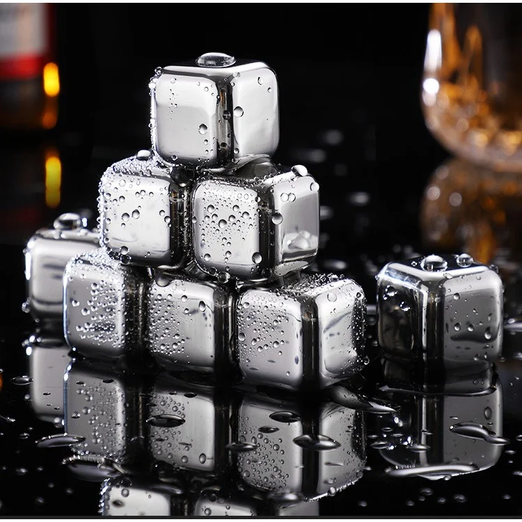 Blocchi di ghiaccio riutilizzabili in acciaio inossidabile 304 - 8 Pezzi, Pietre da whisky per raffreddare con pinze in silicone per vino / whisky