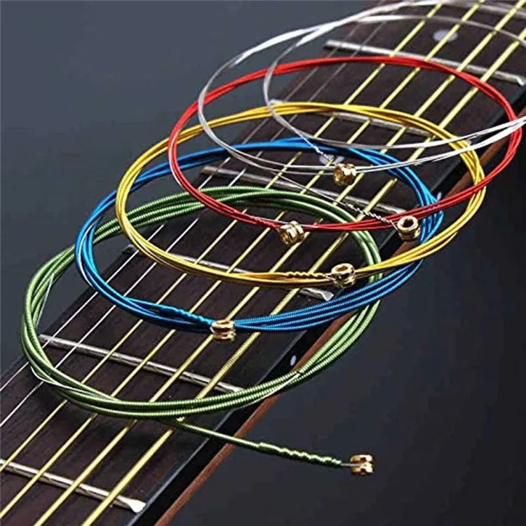 Kit de 65 accessoires pour guitare acoustique et électrique, comprenant cordes, accordeur, capodastre, médiators et enrouleur de cordes