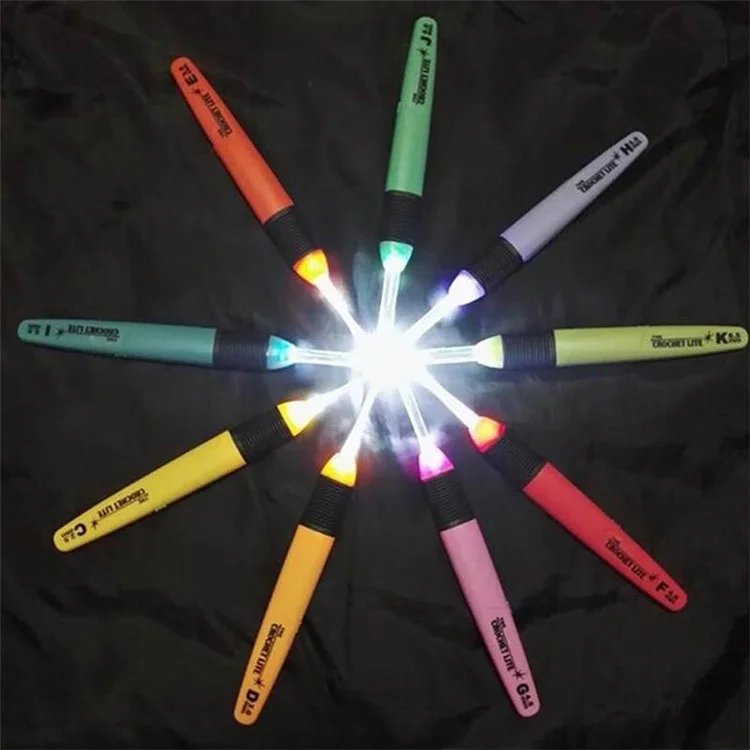 CH047 Ferramenta de Crochet com Luz LED Criativa Agulha de Tricô Tecelagem Costura Crochê - 4.0mm 
