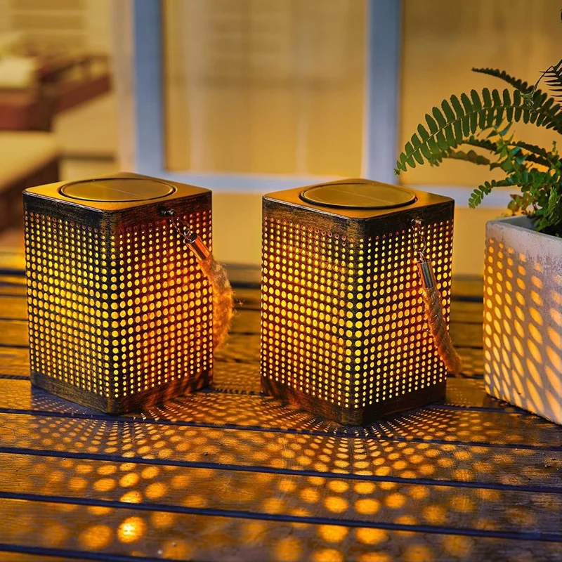 2 Peças de Lanternas Solares Externas com Arte em Ferro Oco Luzes Decorativas para Jardim e Pátio Pendentes