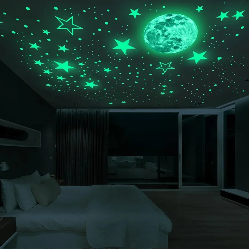 2Pcs / Set Glow in the Dark Astronaut Wall Stickers Space Theme Self Adhesive Decals for Kids Bedroom