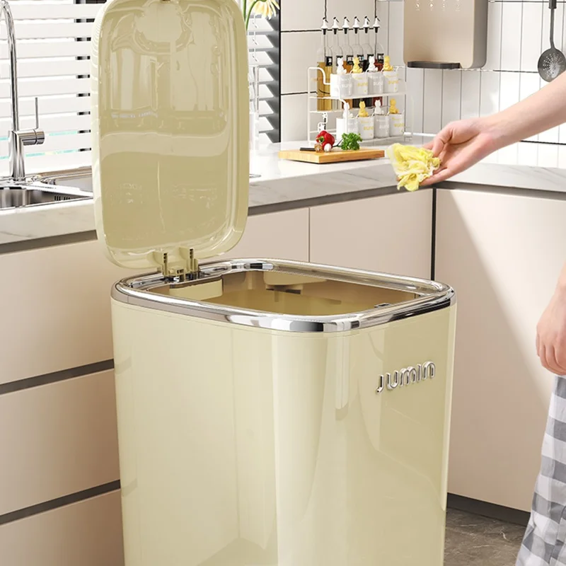 20L Electroplated Trash Can with Lid Plastic Foot Pedal Waste Bin for Bedroom / Kitchen / Office - Cream White
