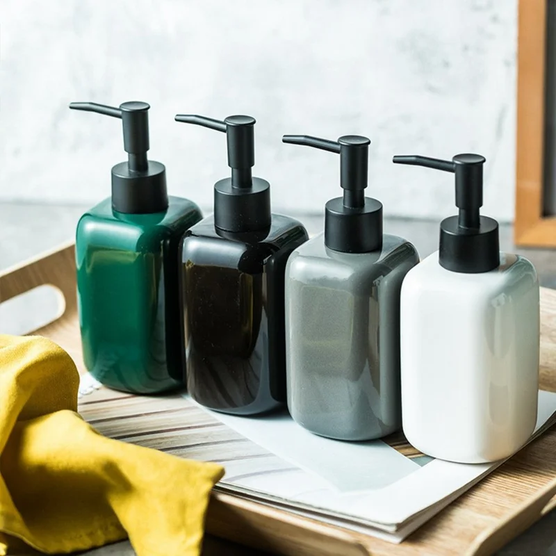 Distributeur de savon carré noir en céramique pour hôtel - Bouteille rechargeable pour salle de bain avec pompe pour savon, shampooing et gel douche