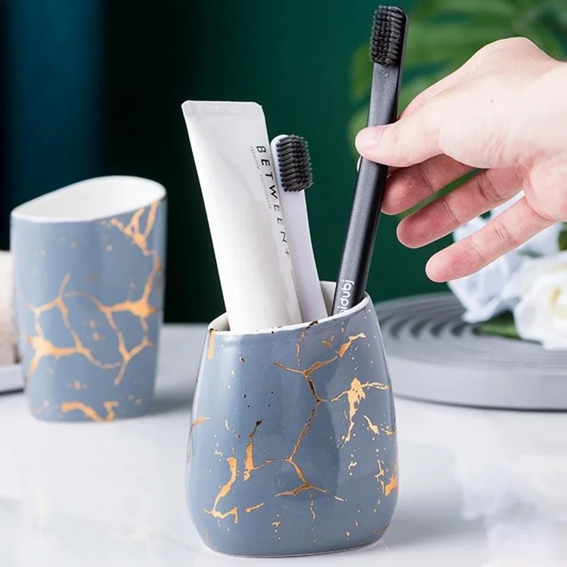 5-teiliges Keramik Badezimmer Zubehör Set - Zahnbürstenhalter, Lotionsflasche, Zahnputzbecher, Seifenschale - Grün
