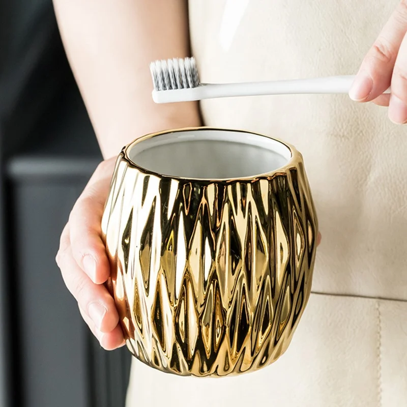 Luxuriöses Keramik Badezimmer Accessoire Set Lotionsspender + Spülbecher + Seifenschale - Gold