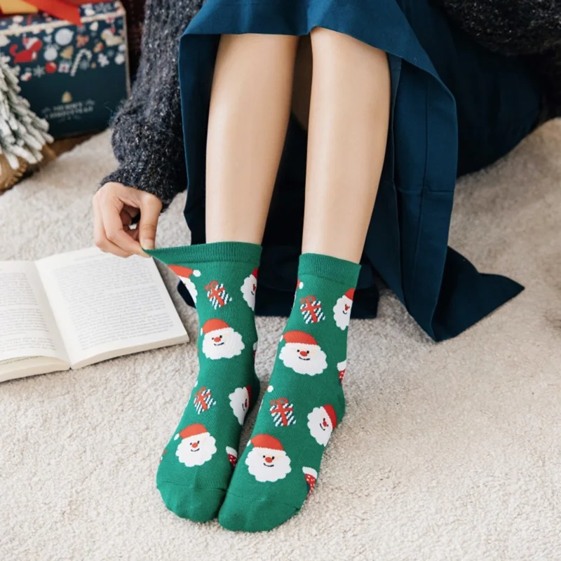 Christmas Socks for Women Xmas Holiday Cartoon Snowman / Santa / Elk Pattern Mid Calf Socks - Green+Santa