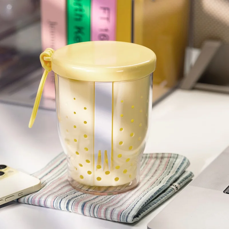 720ml Fruit Cup with Strainer Fork Breakfast Oatmeal Salad Container Portable Outdoor Picnic Milk Cup (BPA-Free, No FDA) - Yellow