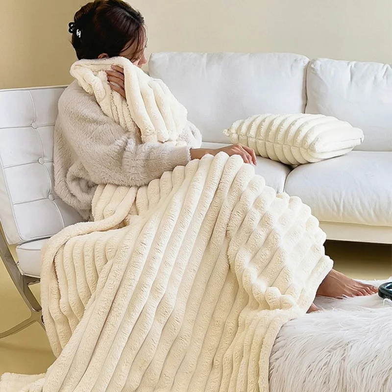 Couverture hiver douce en polaire de corail 200 x 230 cm pour lit canapé, jeté chaud à texture rayée - Blanc
