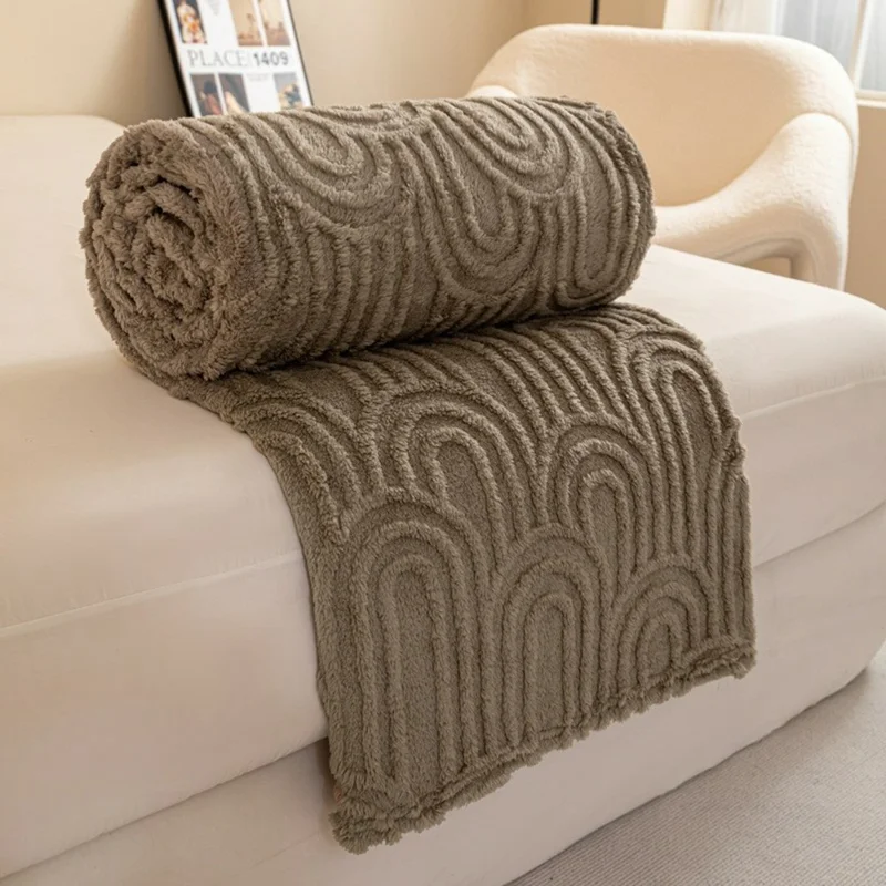 70 x 100cm Ultra Soft Taffeta Fleece Blanket Colonnade Pattern Plush Throw Blanket for Sofa Bed - Coffee