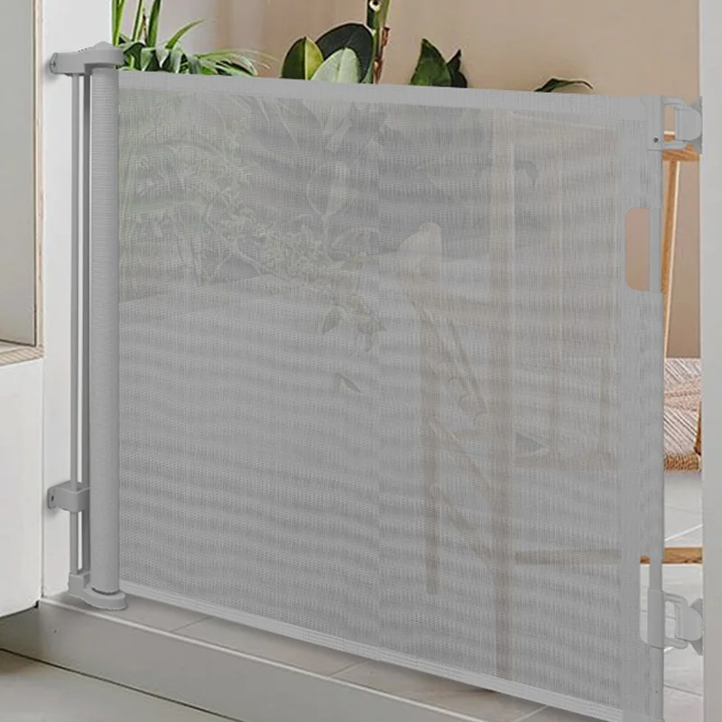 1.8m Retractable Baby Safety Gate Pet Barrier Gate Stretchable Door Guard Stair Protection - Black