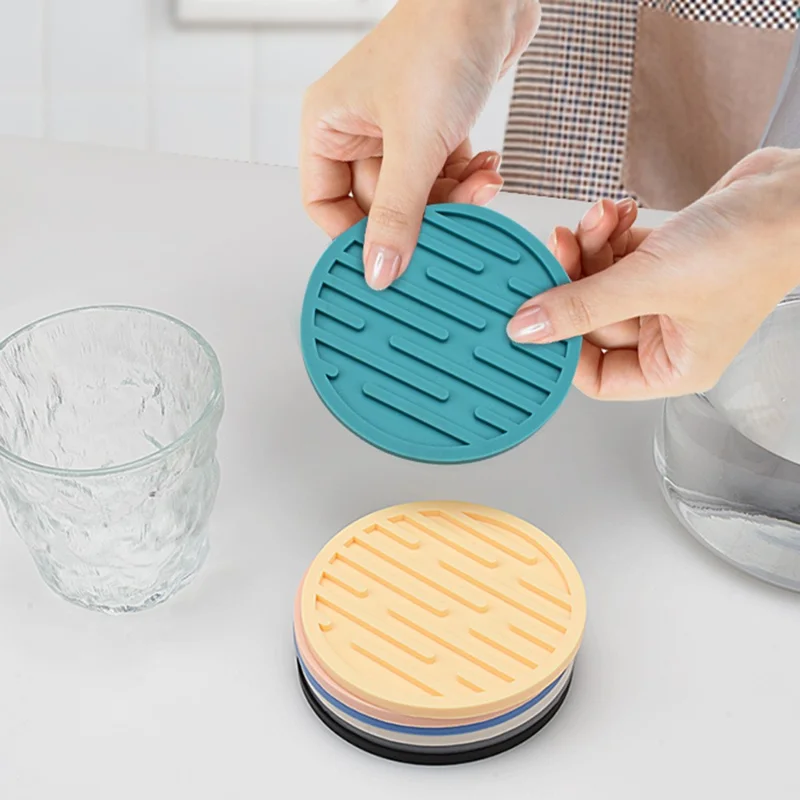 10cm Round Thick Silicone Mug Coaster Non-Slip Heat-Resistant Water Bottle Cup Drink Mat Pad - Grey