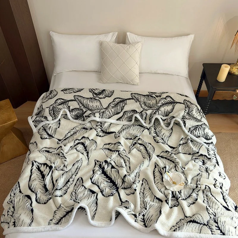 100x150cm Taff Fleece Blanket Double-Sided Leaf Jacquard Soft Warm Throw Blanket for Bed Sofa Couch - White