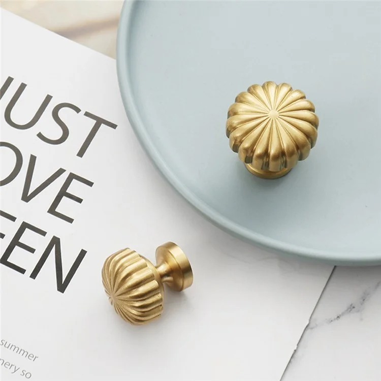 Nordic Pumpkin Shape Golden Brass Handle Cabinet Pull Knob Furniture Decor with 25mm Screw, Size S