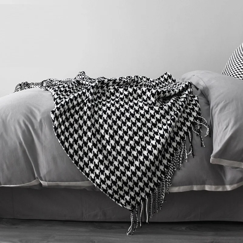 SZ005 Throw Blanket with Decorative Tassel 127x180cm Soft Woven Blanket for Sofa, Bed, Coach - Black and White Grid