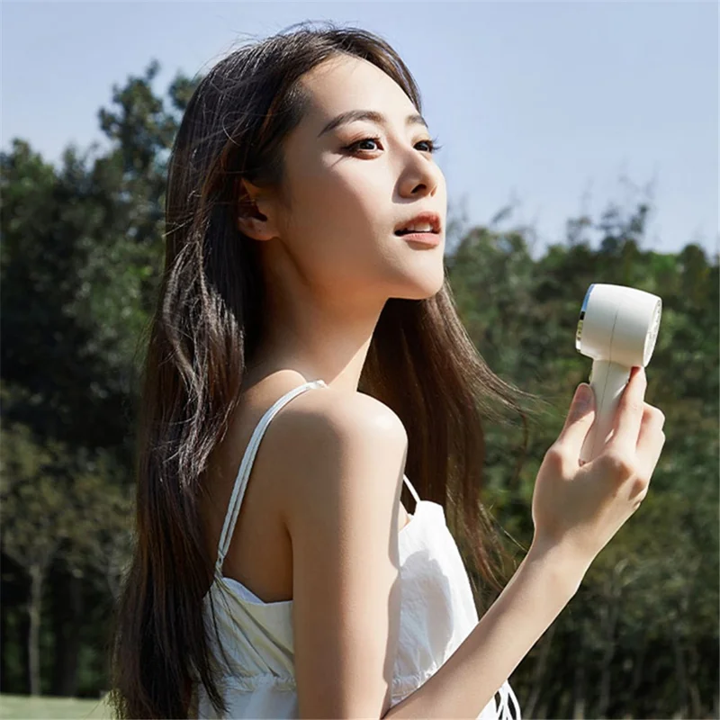 Y28 Portable Summer Bladeless Fan Air Cooler Handheld Cooling Fan with Cold Compress Function - Sky Blue