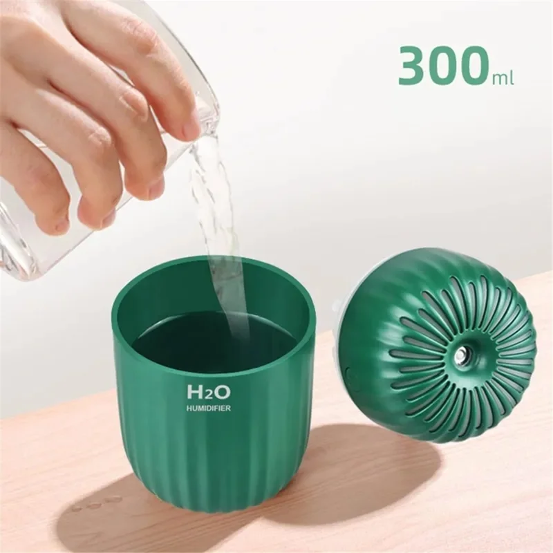 300ml Mini Humidifier Portable Air Purifier Car Office Atomizer Household Humidifier with Colorful Light - UK Plug / White