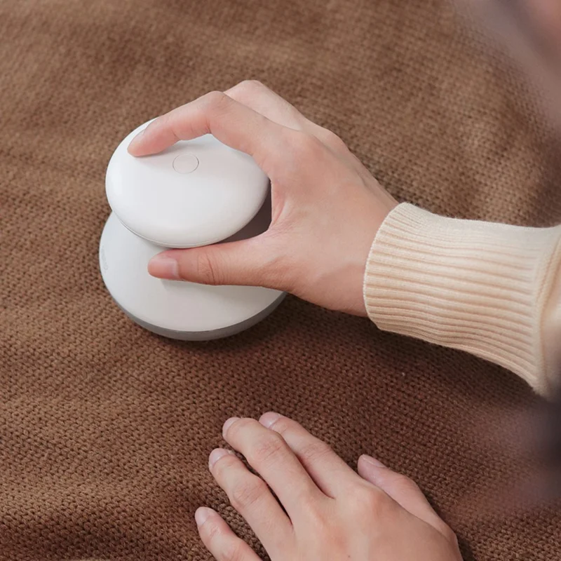 SOTHING Portable Electric Lint Remover Mini 6-leaf Cutter Sweater Hair Ball Trimmer - Light Version