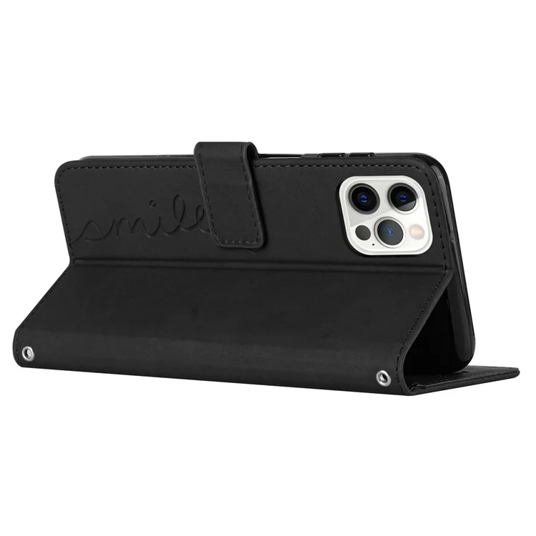 Für Iphone 13 Pro Max Max 6,7 Zoll Herzform Eingeprägter Anti-fingerabdruck-hülle Haut-touch PU Leder Brieftasche Faltbare Ständerfunktion Telefonschale Mit Riemen - Schwarz