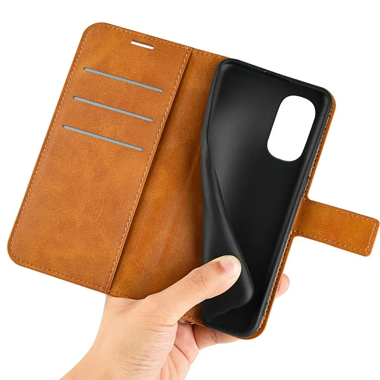 Für Motorola Moto G62 5G Anti-wear-struktur-pu-leder-brieftasche Gut Geschütztes Hülle Square Magnetic Folio Flip Telefonabdeckung - Gelb