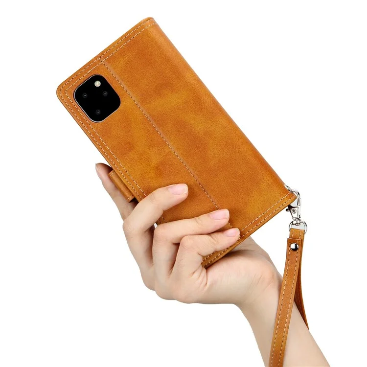 Para iPhone 14 6.1 polegadas Carteira Flip Phone Cover Split Leather Multiple Card Slots Magnetic Closure Stand Cover with Hand Strap - Marrom