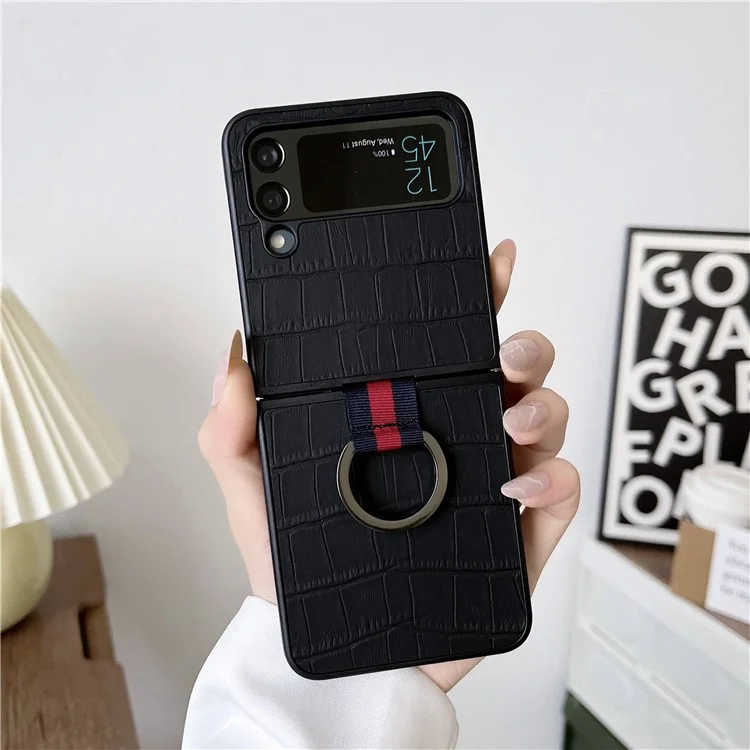 Pour Samsung Galaxy Z Flip4 5G Anti-scratch Crocodile Texture Genuine Leather Coated PC Folding Phone Case with Finger Ring Holder - Black