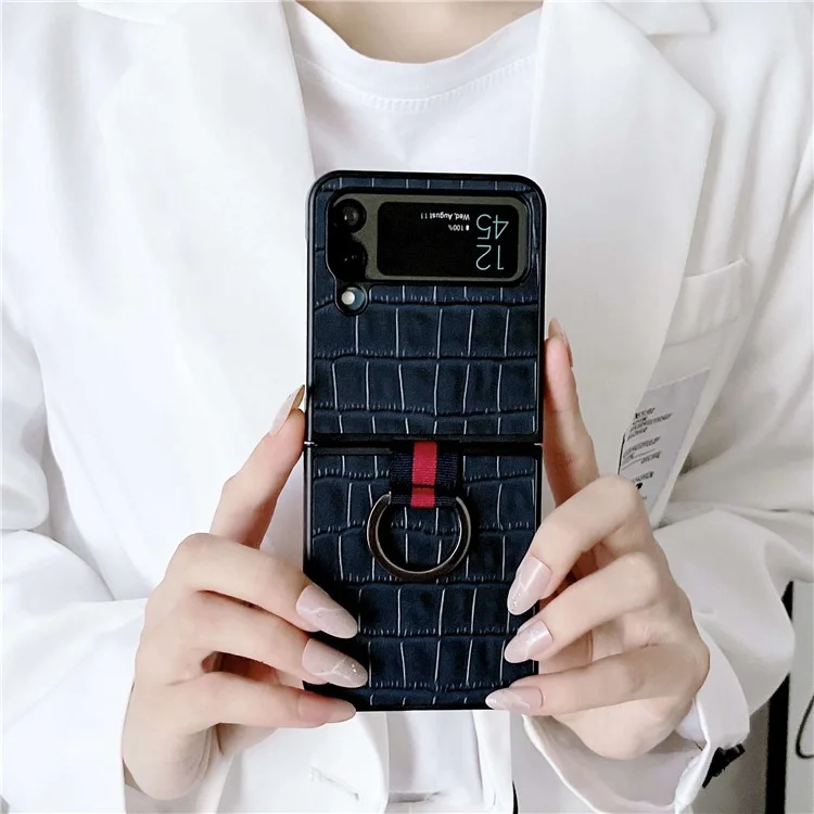 Pour Samsung Galaxy Z Flip4 5G Anti-scratch Crocodile Texture Genuine Leather Coated PC Folding Phone Case with Finger Ring Holder - Black