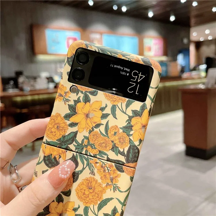 Para Samsung Galaxy Z Flip4 5G Hard PC Floral Pattern Embossment Matte Anti-fingerprint Luminous Cell Phone Case - Yellow Flower