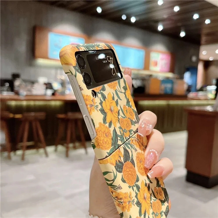 Para Samsung Galaxy Z Flip4 5G Hard PC Floral Pattern Embossment Matte Anti-fingerprint Luminous Cell Phone Case - Yellow Flower