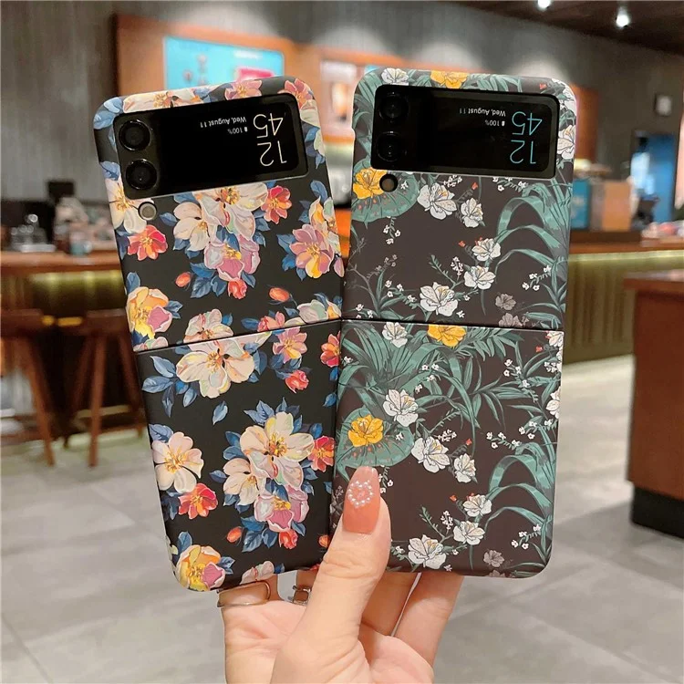 Para Samsung Galaxy Z Flip4 5G Hard PC Floral Pattern Embossment Matte Anti-fingerprint Luminous Cell Phone Case - Yellow Flower