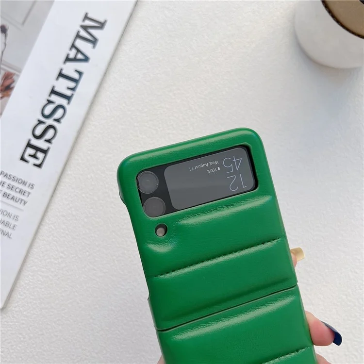 Para Samsung Galaxy Z Flip3 5G Soft Touch Lightweight Down Jacket Cover PU Leather Coated PC Shockproof Protective Case - Púrpura