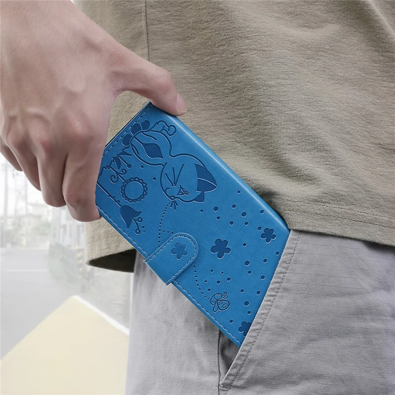 For iPhone 16 Pro Leather Case Cat Bee Pattern Phone Cover Wallet Stand with Strap - Blue