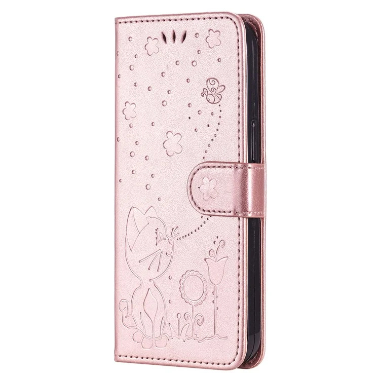 Funda para iPhone 16 Plus de la serie Flower de KT Imprinting - Patrón de gato y abeja, cubierta de cuero, color oro rosa