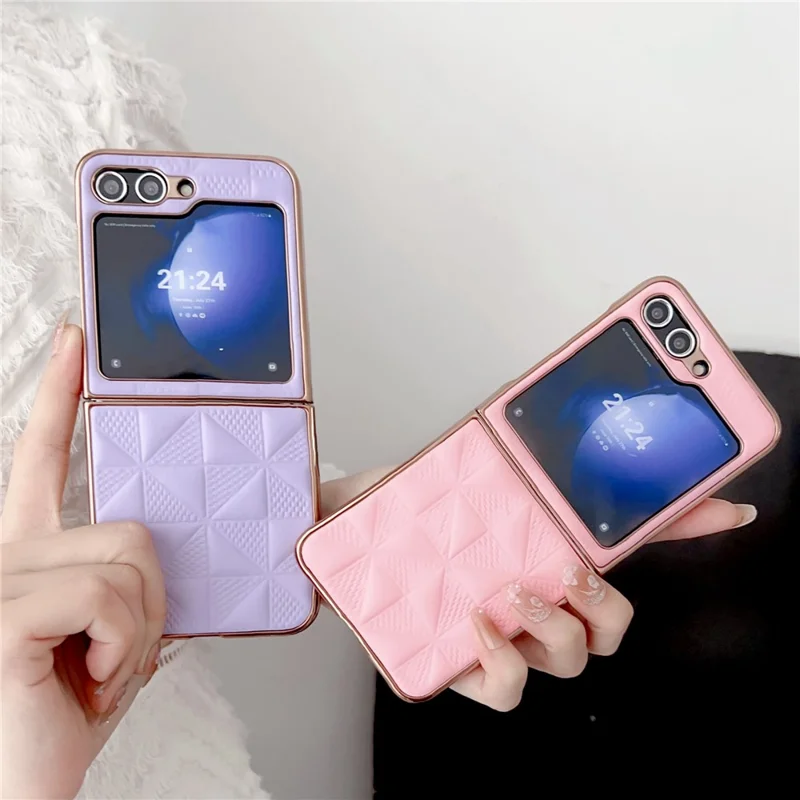 Pour Samsung Galaxy Z Flip6 5G / Z Flip5 5G Étui Revêtement de Cadre Électrolytique Cuir + Texture de Grille PC Housse de Téléphone - Rose