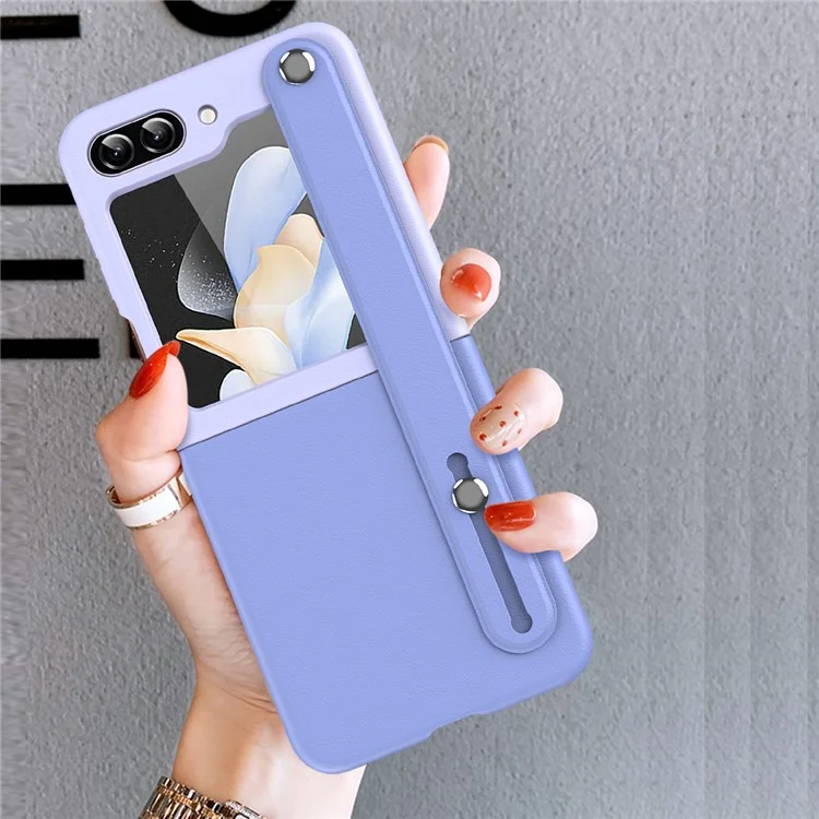 Para Samsung Galaxy Z Flip6 5G / Z Flip5 5G PU+PC Case Dual Color Hand Strap Kickstand Phone Cover - Azul Céu / Roxo Claro