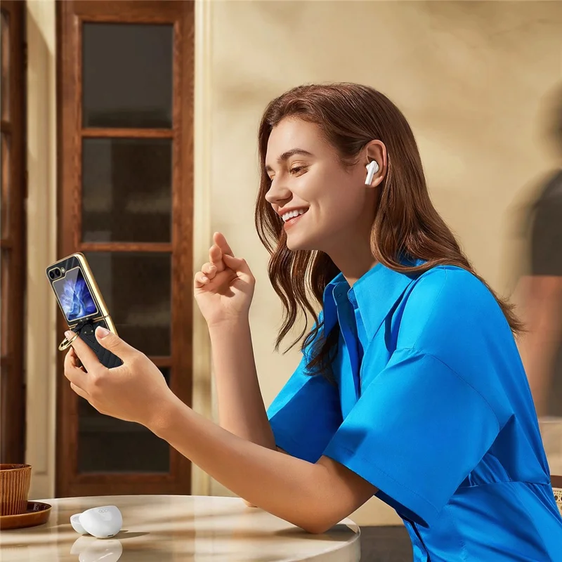 For Samsung Galaxy Z Flip7 FE 5G / Z Flip6 5G Case V-Shape Pattern Kickstand PC Phone Cover - Black