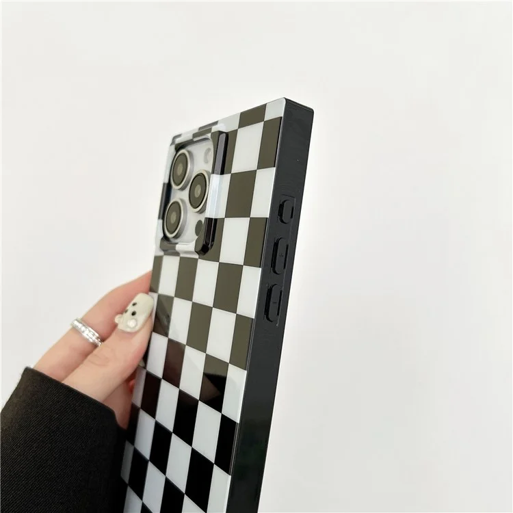 Чехол для iPhone 13 Pro Max квадратный узор TPU мягкий чехол для телефона глянцевая поверхность - черно-белая клетчатая