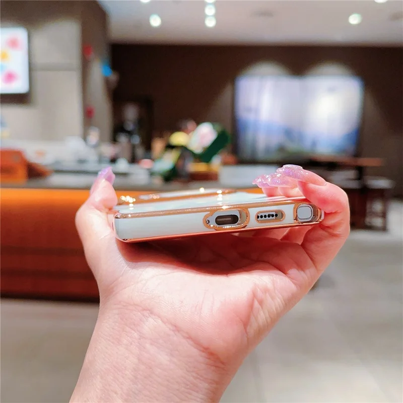 For Samsung Galaxy S24 Ultra Case Curly Wave Frame TPU Phone Cover Electroplating Large Window - Ivory White